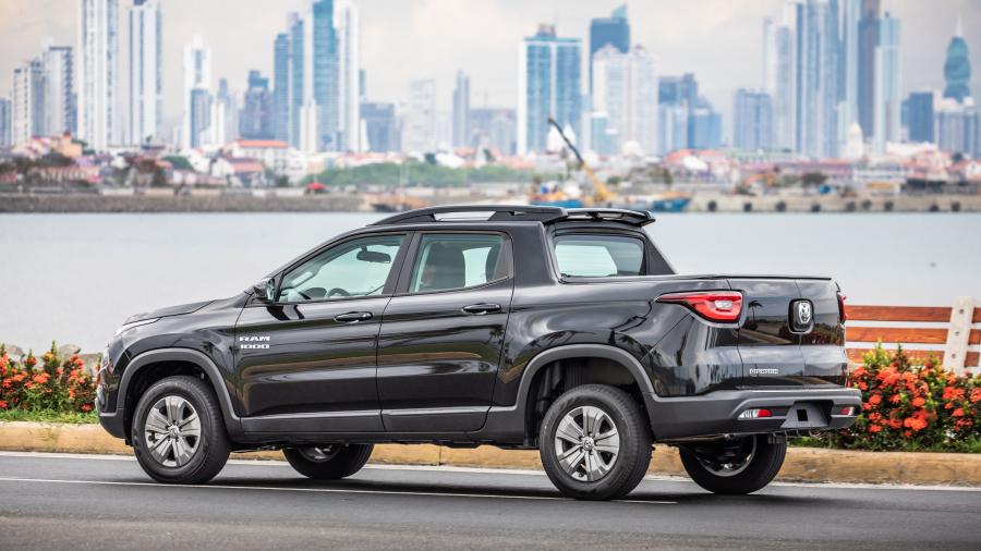  Ram 1000 Big Horn 2019 года  (фото 2 из 14)